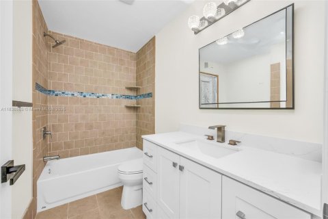Casa en venta en Plantation, Florida, 3 dormitorios, 134.89 m2 № 1825590 - foto 12