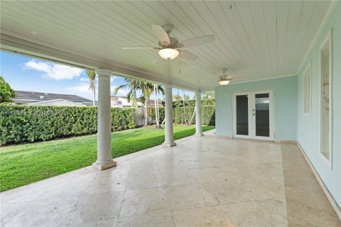 Купить виллу или дом в Майами, Флорида 4 спальни, 232.07м2, № 2050578 - фото 2