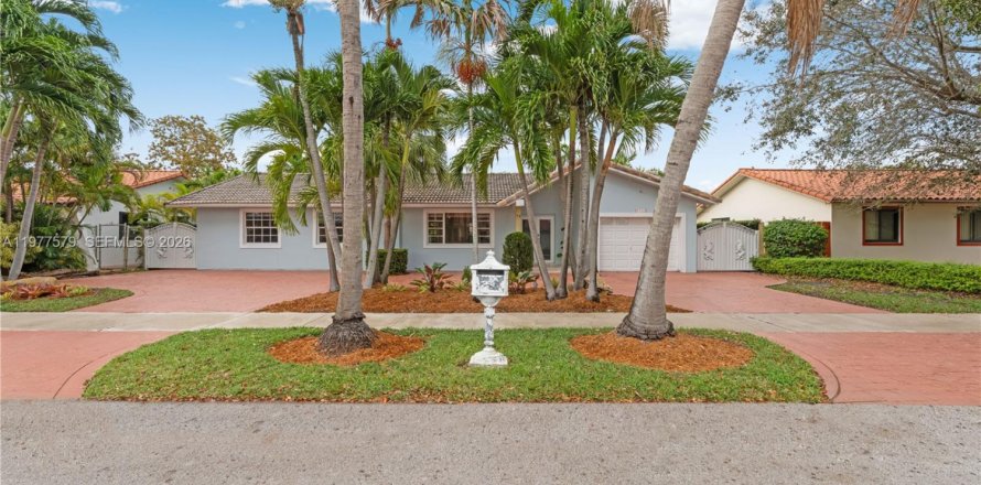 Дом в Майами, Флорида 4 спальни, 232.07м2 № 2050578