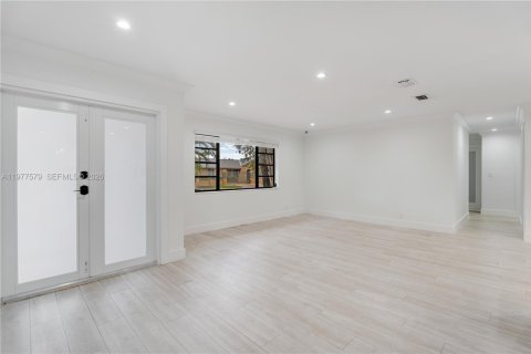 Купить виллу или дом в Майами, Флорида 4 спальни, 232.07м2, № 2050578 - фото 6