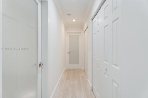 Купить виллу или дом в Майами, Флорида 4 спальни, 232.07м2, № 2050578 - фото 11