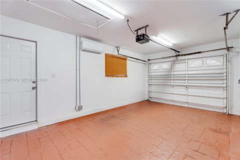 Купить виллу или дом в Майами, Флорида 4 спальни, 232.07м2, № 2050578 - фото 14