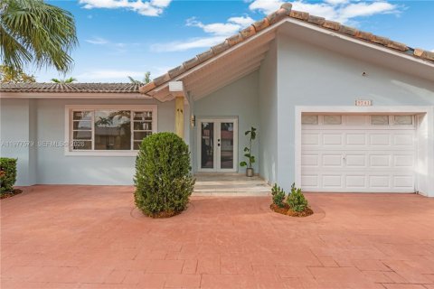 Купить виллу или дом в Майами, Флорида 4 спальни, 232.07м2, № 2050578 - фото 15