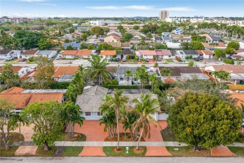 Купить виллу или дом в Майами, Флорида 4 спальни, 232.07м2, № 2050578 - фото 19