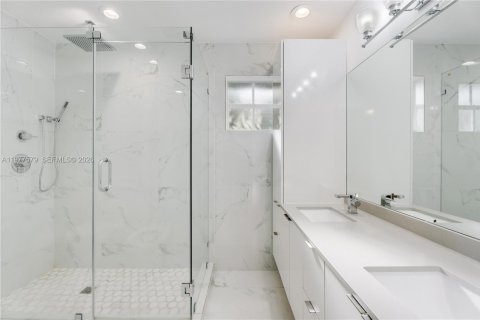 Купить виллу или дом в Майами, Флорида 4 спальни, 232.07м2, № 2050578 - фото 9