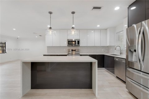 Купить виллу или дом в Майами, Флорида 4 спальни, 232.07м2, № 2050578 - фото 3