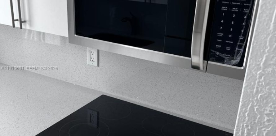 Квартира в Майами, Флорида 1 спальня № 1989457