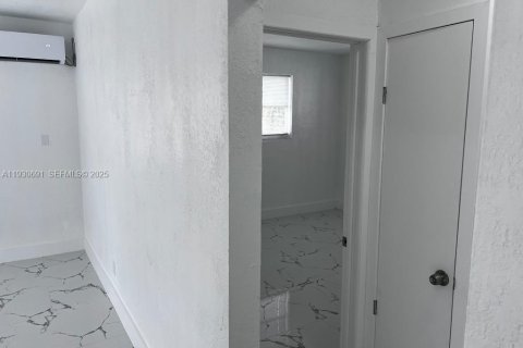 Снять в аренду квартиру в Майами, Флорида 1 спальня, № 1989457 - фото 5