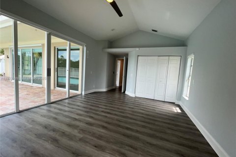 House in Weston, Florida 5 bedrooms, 274.34 sq.m. № 1976811 - photo 15