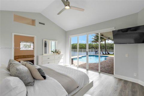 House in Weston, Florida 5 bedrooms, 274.34 sq.m. № 1976811 - photo 6