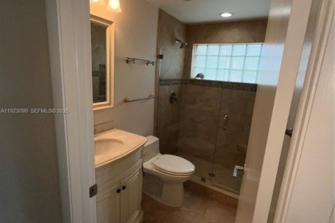 House in Weston, Florida 5 bedrooms, 274.34 sq.m. № 1976811 - photo 27