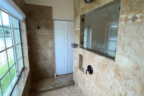 House in Weston, Florida 5 bedrooms, 274.34 sq.m. № 1976811 - photo 23