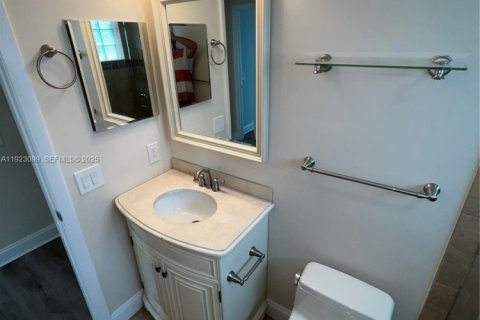 House in Weston, Florida 5 bedrooms, 274.34 sq.m. № 1976811 - photo 29