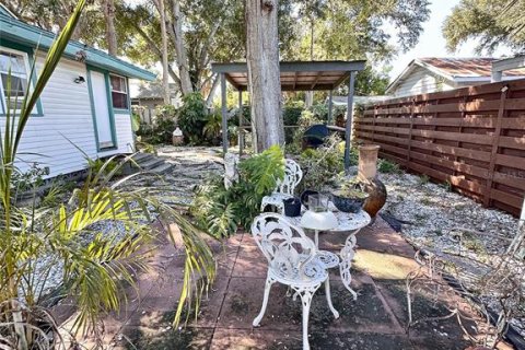 Villa ou maison à louer à Sarasota, Floride: 2 chambres, 122.63 m2 № 2431840 - photo 16