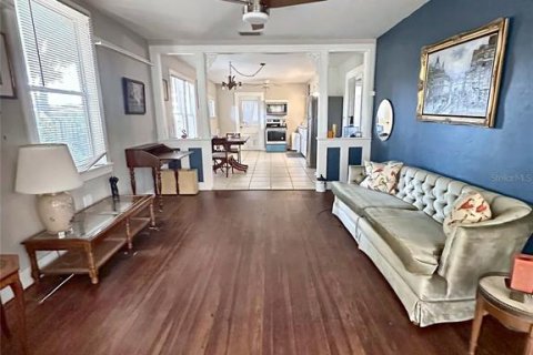 Villa ou maison à louer à Sarasota, Floride: 2 chambres, 122.63 m2 № 2431840 - photo 3