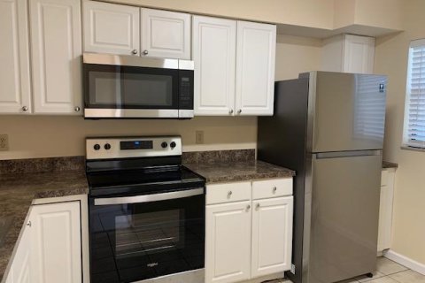 Copropriété à louer à Boca Raton, Floride: 2 chambres, 85.47 m2 № 1174918 - photo 1