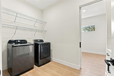 House in Land O' Lakes, Florida 4 bedrooms, 220.55 sq.m. № 2426946 - photo 29