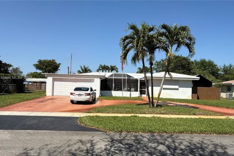 House in Plantation, Florida 3 bedrooms, 154.78 sq.m. № 1739920 - photo 1
