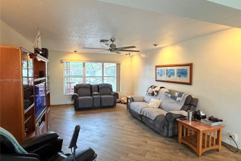House in Plantation, Florida 3 bedrooms, 154.78 sq.m. № 1739920 - photo 6