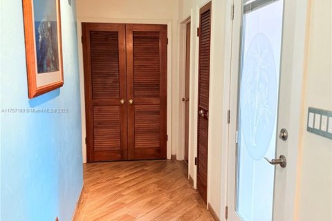 House in Plantation, Florida 3 bedrooms, 154.78 sq.m. № 1739920 - photo 5