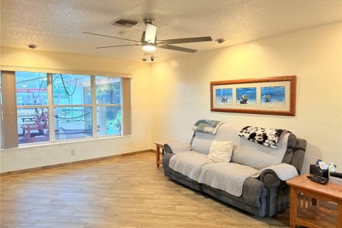 House in Plantation, Florida 3 bedrooms, 154.78 sq.m. № 1739920 - photo 8