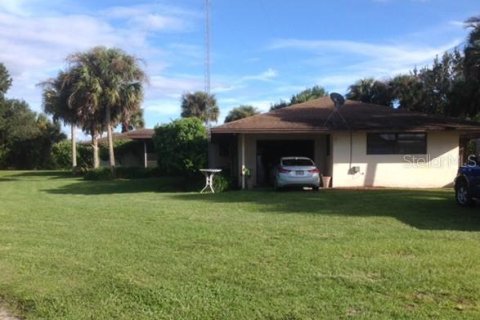 House in Immokalee, Florida 4 bedrooms, 642.7 sq.m. № 1655054 - photo 2