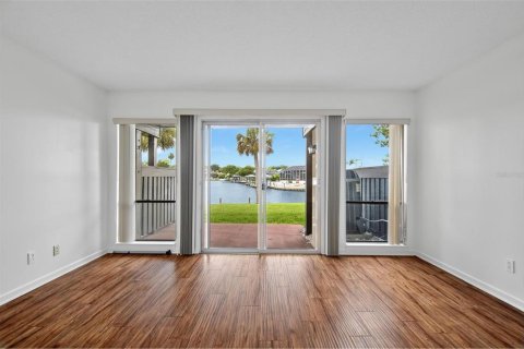 Townhouse in Palm Coast, Florida 2 bedrooms, 104.7 sq.m. № 2097067 - photo 9