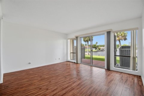 Townhouse in Palm Coast, Florida 2 bedrooms, 104.7 sq.m. № 2097067 - photo 20
