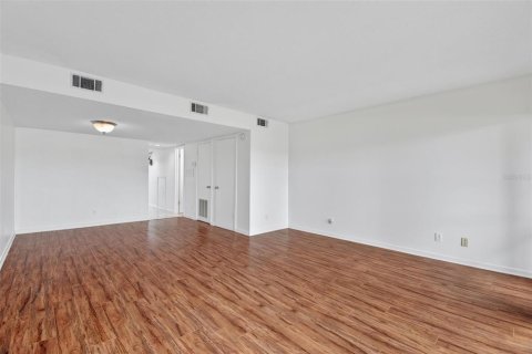 Townhouse in Palm Coast, Florida 2 bedrooms, 104.7 sq.m. № 2097067 - photo 22