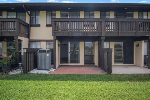 Townhouse in Palm Coast, Florida 2 bedrooms, 104.7 sq.m. № 2097067 - photo 3