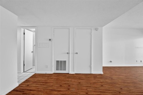 Townhouse in Palm Coast, Florida 2 bedrooms, 104.7 sq.m. № 2097067 - photo 23