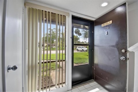 Townhouse in Palm Coast, Florida 2 bedrooms, 104.7 sq.m. № 2097067 - photo 7
