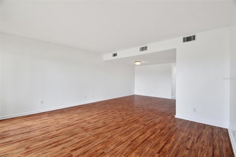 Townhouse in Palm Coast, Florida 2 bedrooms, 104.7 sq.m. № 2097067 - photo 21