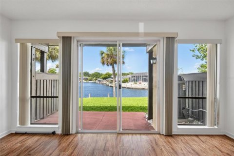 Townhouse in Palm Coast, Florida 2 bedrooms, 104.7 sq.m. № 2097067 - photo 8