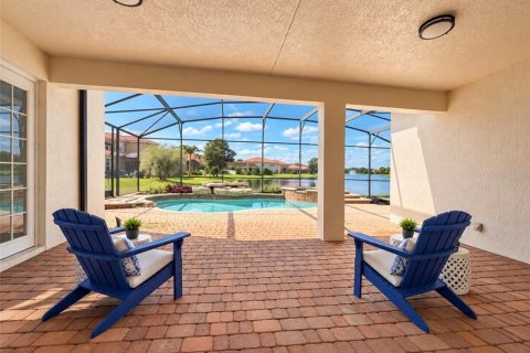 Casa en venta en Kissimmee, Florida, 5 dormitorios, 401.62 m2 № 2412655 - foto 16
