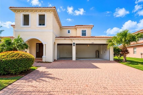 Casa en venta en Kissimmee, Florida, 5 dormitorios, 401.62 m2 № 2412655 - foto 20