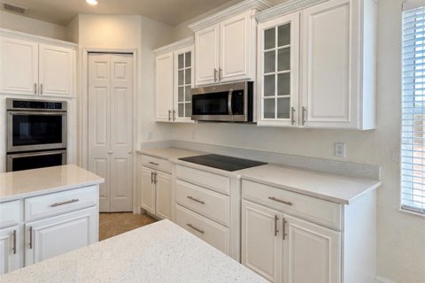 Casa en venta en Kissimmee, Florida, 5 dormitorios, 401.62 m2 № 2412655 - foto 22