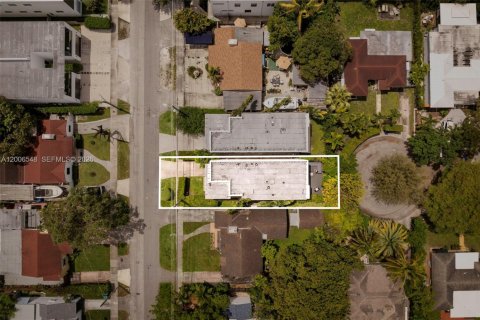 Touwnhouse à vendre à Miami, Floride: 3 chambres, 222.97 m2 № 2170734 - photo 21