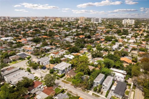 Touwnhouse à vendre à Miami, Floride: 3 chambres, 222.97 m2 № 2170734 - photo 22