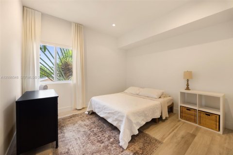 Touwnhouse à vendre à Miami, Floride: 3 chambres, 222.97 m2 № 2170734 - photo 15