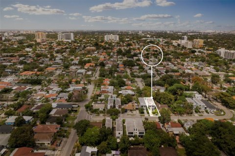 Touwnhouse à vendre à Miami, Floride: 3 chambres, 222.97 m2 № 2170734 - photo 24