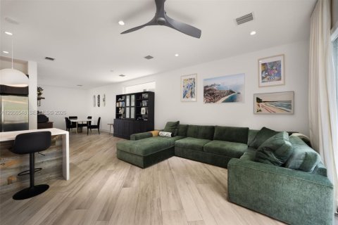 Touwnhouse à vendre à Miami, Floride: 3 chambres, 222.97 m2 № 2170734 - photo 11