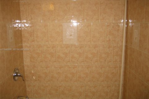 Снять в аренду кондоминиум в Майами, Флорида 1 спальня, 65.87м2, № 2004239 - фото 3