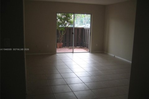 Кондоминиум с 1 спальней в Майами, Флорида № 2004239