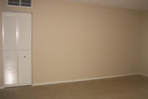 Снять в аренду кондоминиум в Майами, Флорида 1 спальня, 65.87м2, № 2004239 - фото 10