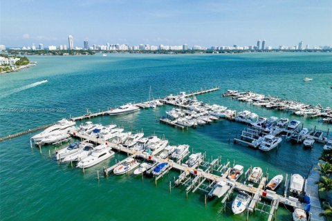Condominio en venta en North Bay Village, Florida, 3 dormitorios, 162.86 m2 № 1935093 - foto 2