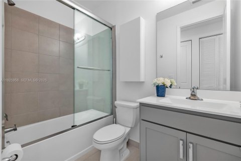 Casa en venta en Deerfield Beach, Florida, 2 dormitorios, 147.71 m2 № 1984331 - foto 21