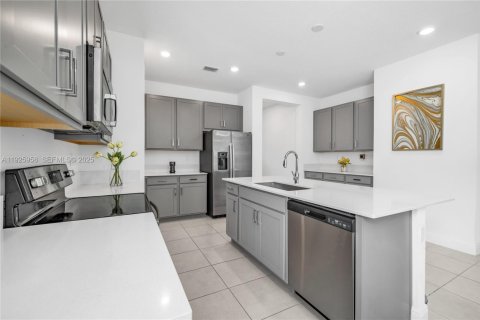 Casa en venta en Deerfield Beach, Florida, 2 dormitorios, 147.71 m2 № 1984331 - foto 11