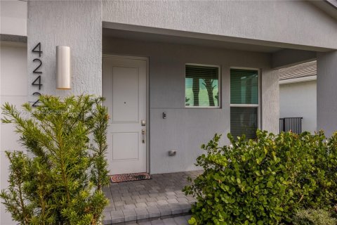 Casa en venta en Deerfield Beach, Florida, 2 dormitorios, 147.71 m2 № 1984331 - foto 4