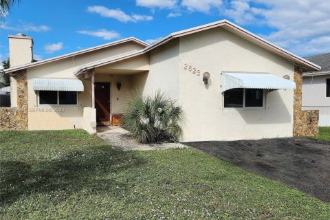 Villa ou maison à Hollywood, Floride 4 chambres, 161.65 m2 № 2078913